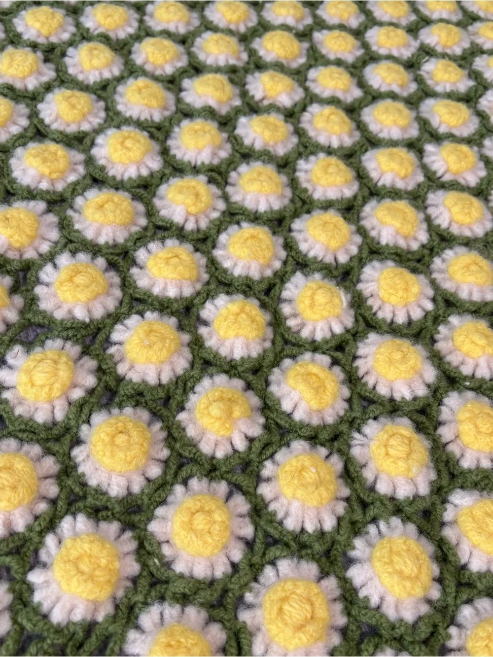 36x48 Yellow White&Green 70’s Knit Crochet Throw Afghan Flower 3D Daisy Reverse